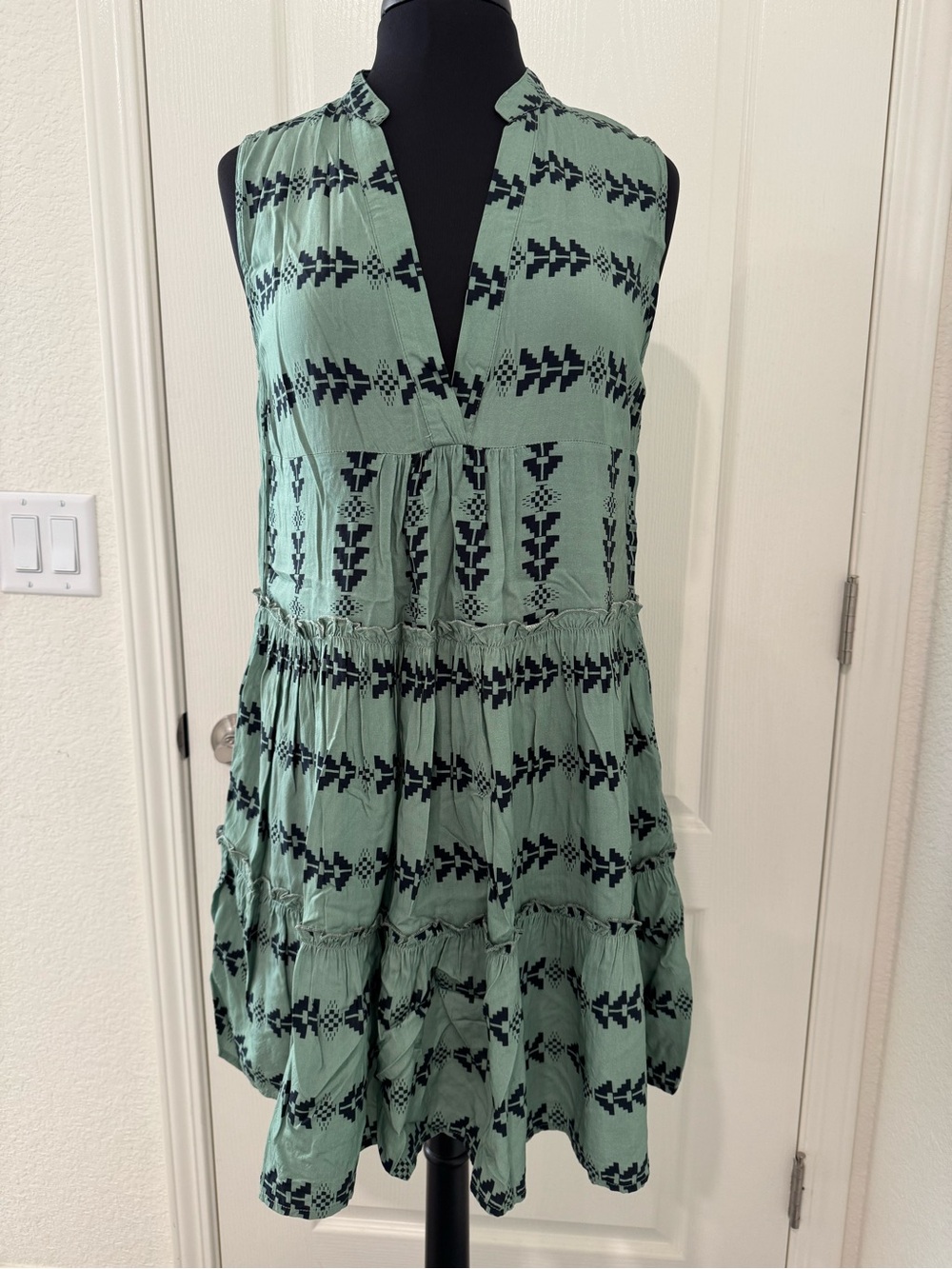 Cupshe Sleeveless Mint Green Tiered Shift Dress with Black Aztec Print